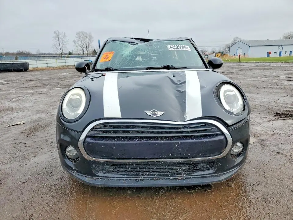 2017 MINI COOPER   