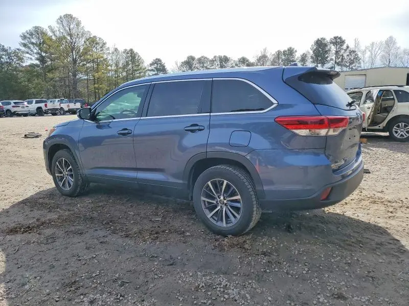 2019 TOYOTA HIGHLANDER SE  