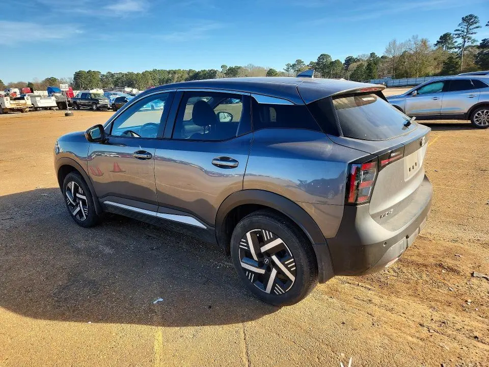 2025 NISSAN KICKS SV  