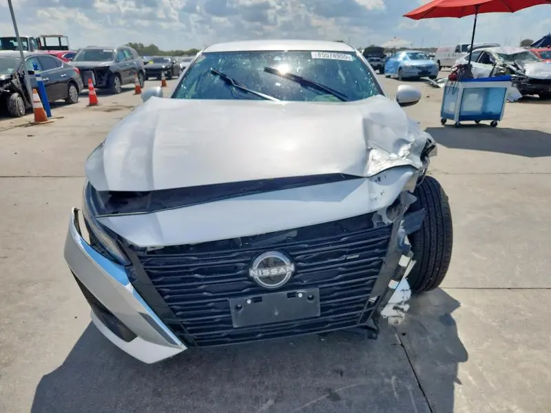 2023 NISSAN ALTIMA SV  