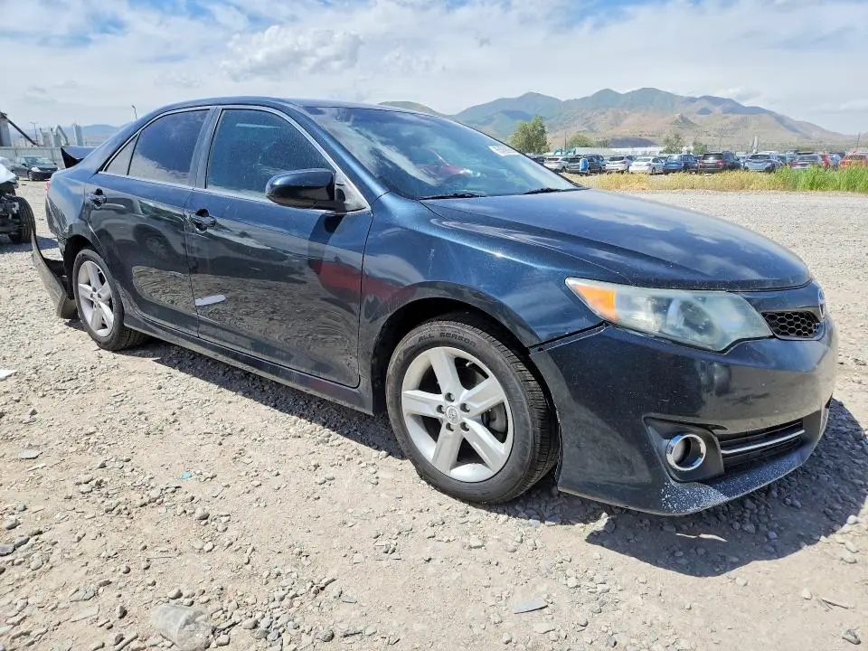 2012 TOYOTA CAMRY SE  