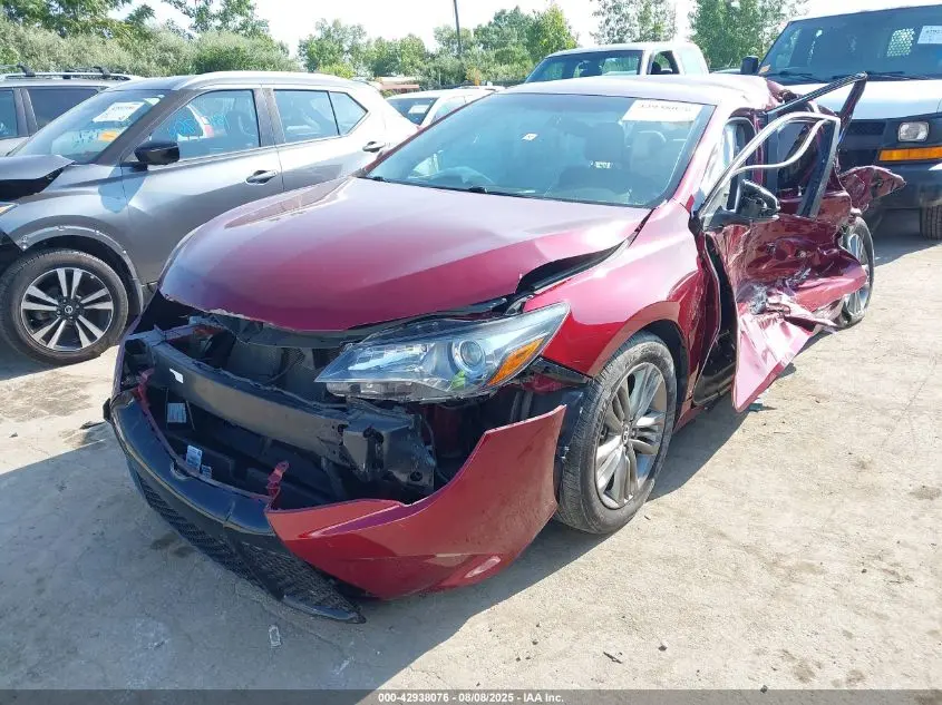 2016 TOYOTA CAMRY SE