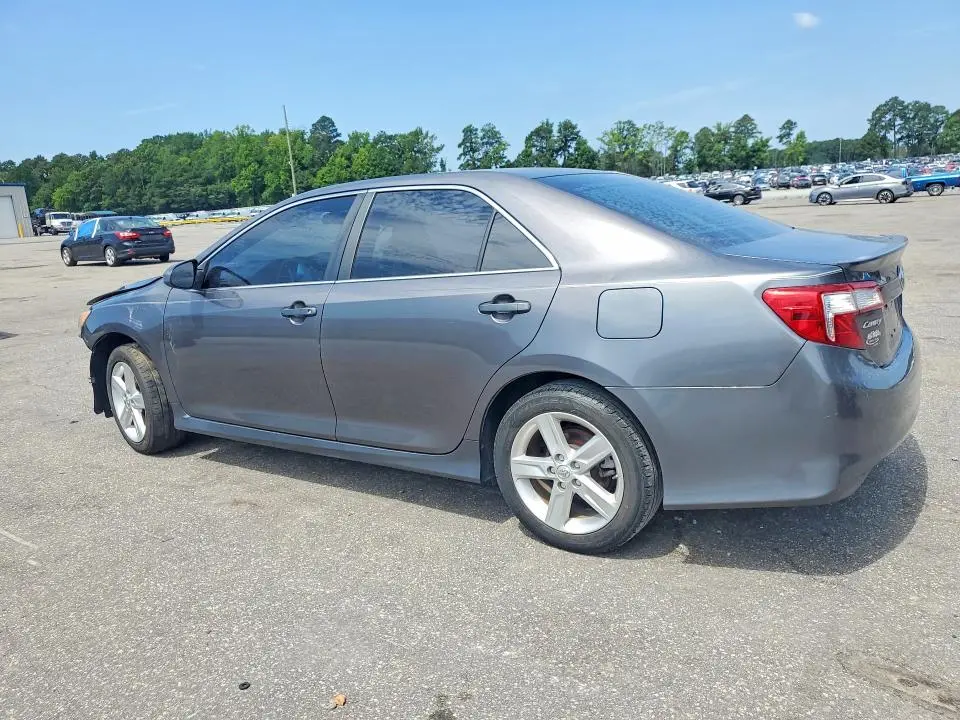 2014 TOYOTA CAMRY SE  