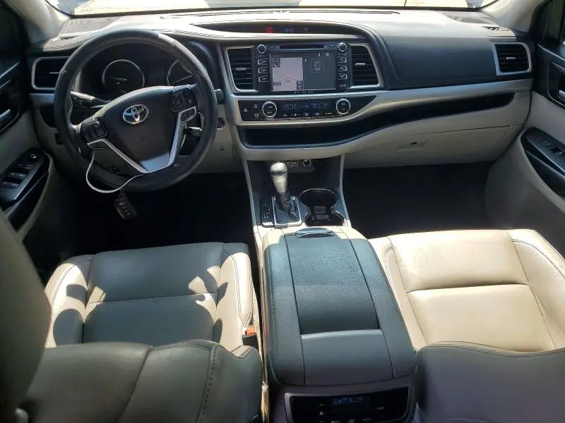 2019 TOYOTA HIGHLANDER XLE  