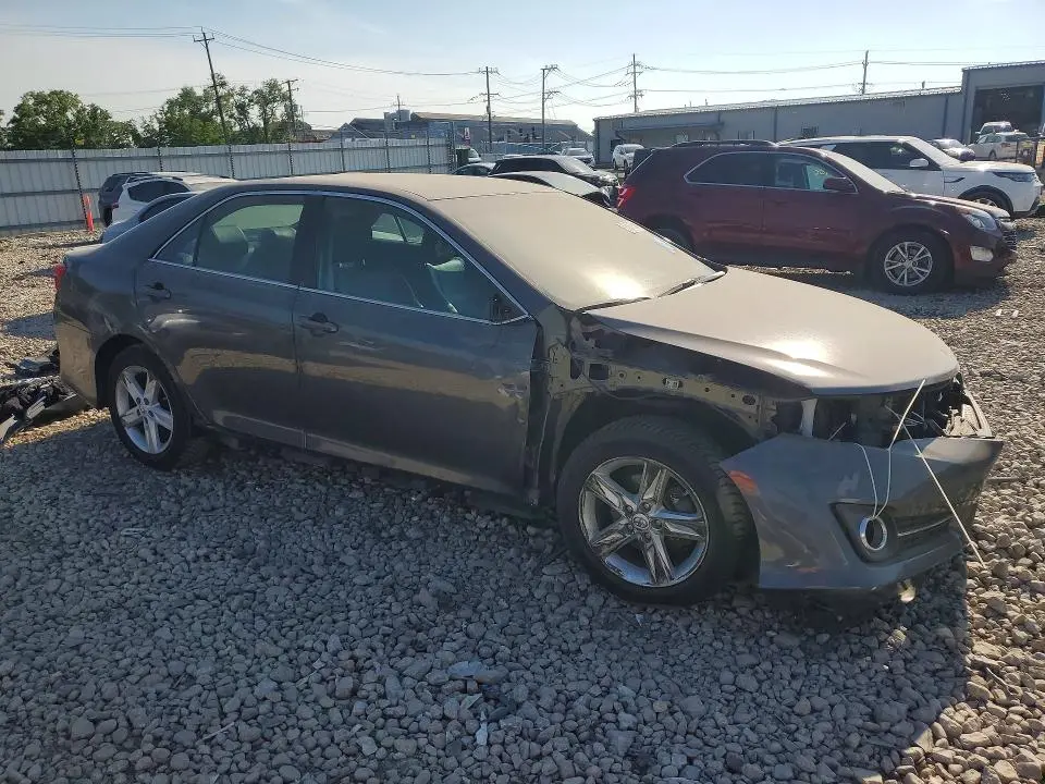 2013 TOYOTA CAMRY SE  