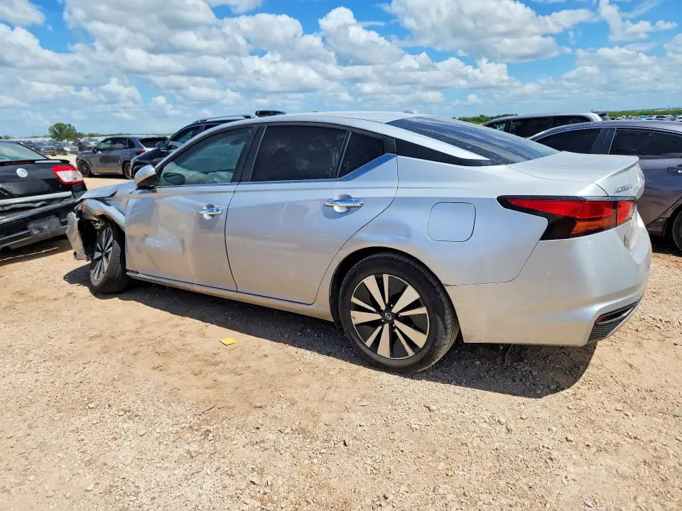 2022 NISSAN ALTIMA SV  