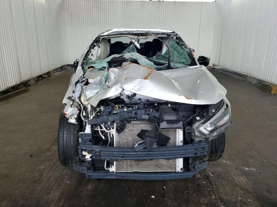 2025 NISSAN VERSA SR  
