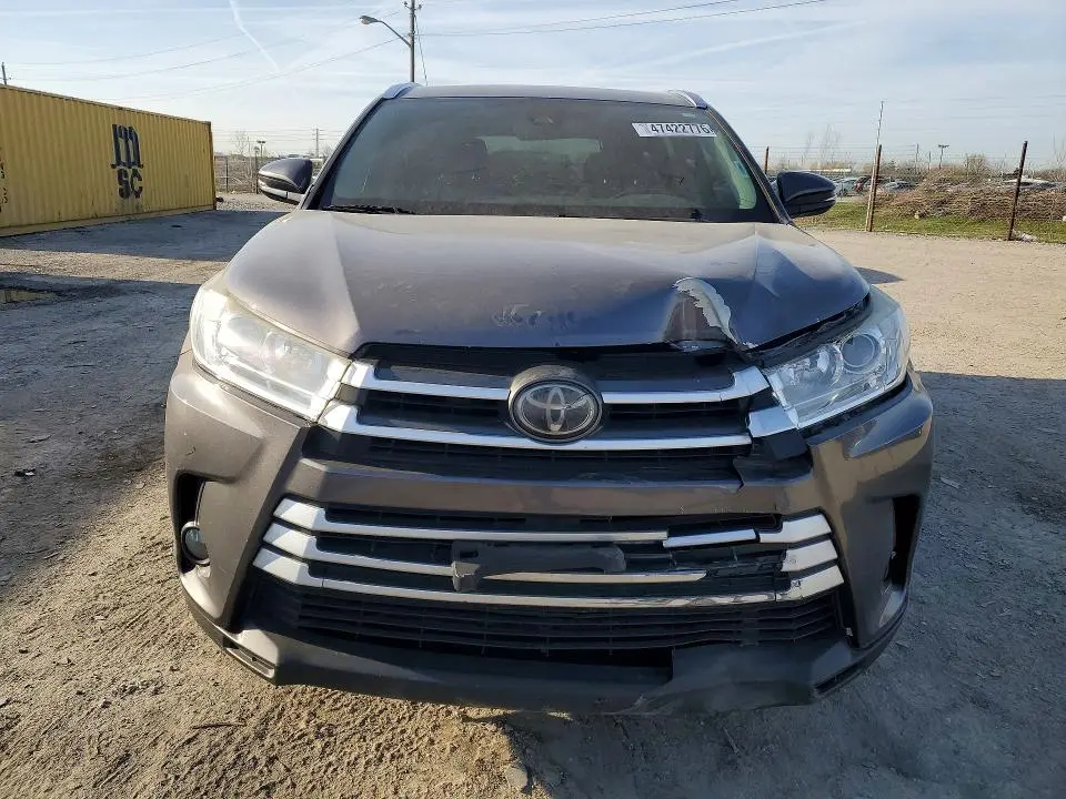 2017 TOYOTA HIGHLANDER XLE  