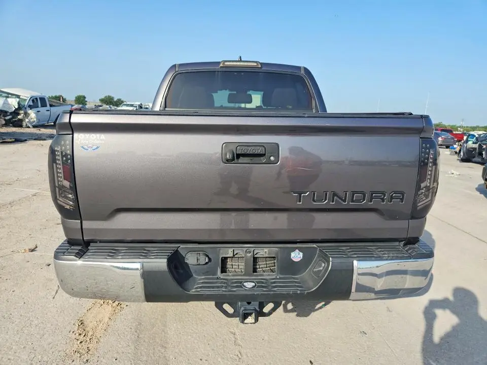 2020 TOYOTA TUNDRA CREWMAX SR5  