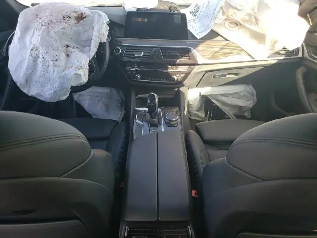 2019 BMW 530E   
