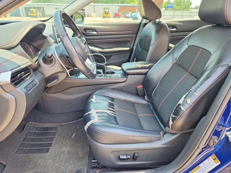 2019 NISSAN ALTIMA SR  