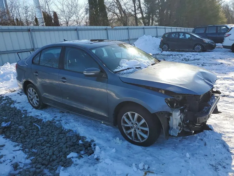 2012 VOLKSWAGEN JETTA SE  