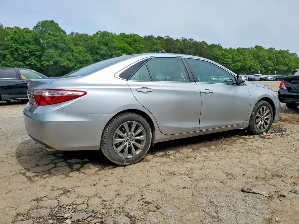2016 TOYOTA CAMRY XLE  
