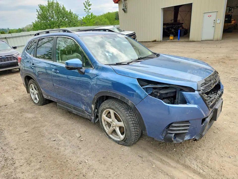 2023 SUBARU FORESTER LIMITED  