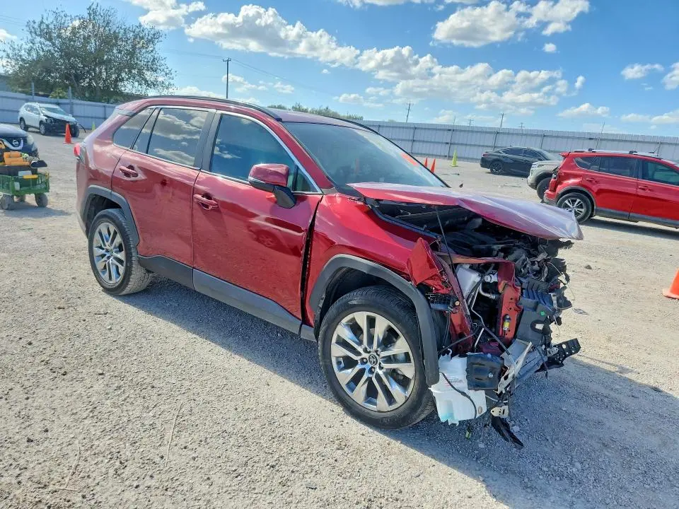 2021 TOYOTA RAV4 XLE PREMIUM  