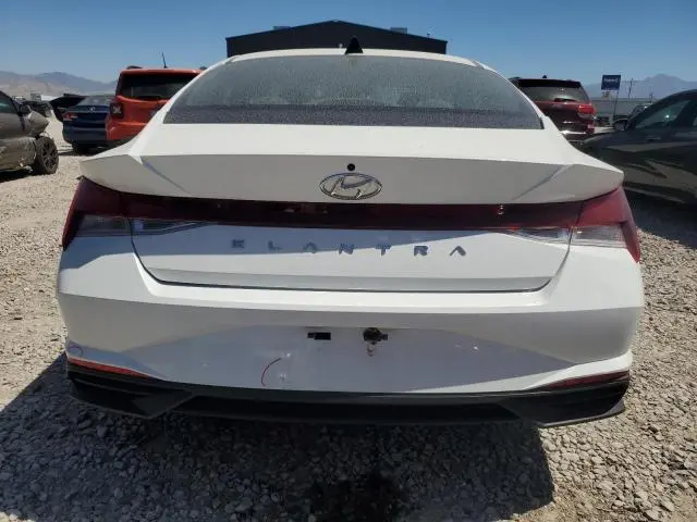 2022 HYUNDAI ELANTRA SE  