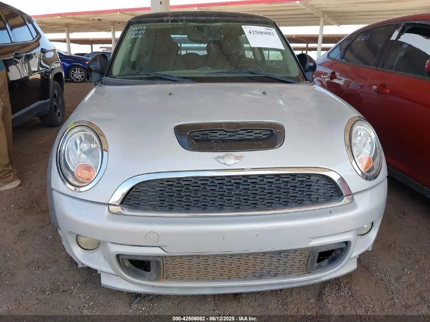 2011 MINI COOPER S  