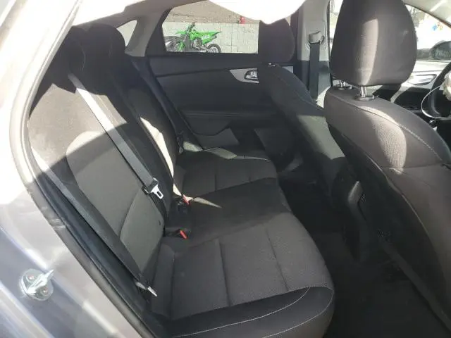 2023 KIA FORTE LX  