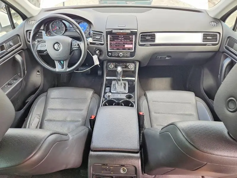 2013 VOLKSWAGEN TOUAREG V6  