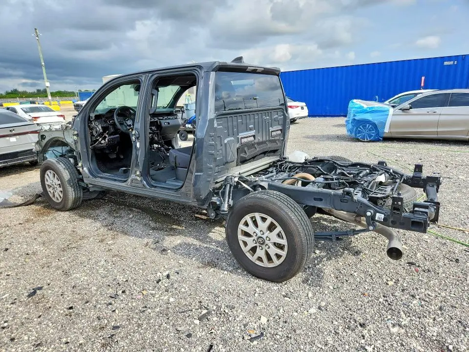 2025 TOYOTA TACOMA SR  