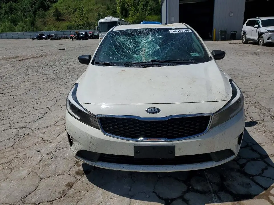 2018 KIA FORTE LX  