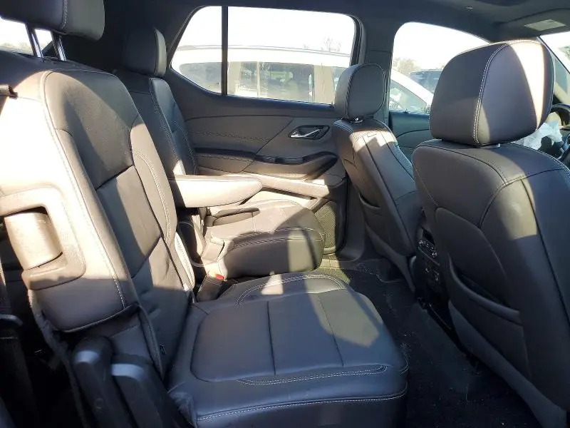 2023 CHEVROLET TRAVERSE LT  