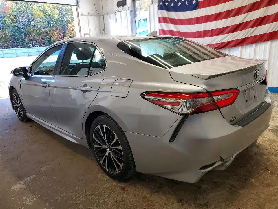 2018 TOYOTA CAMRY SE  