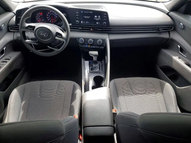2021 HYUNDAI ELANTRA SE  