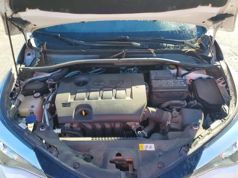 2021 TOYOTA C-HR XLE  