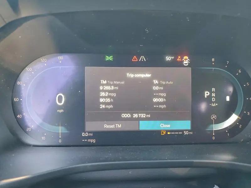 2024 VOLVO XC40 CORE  