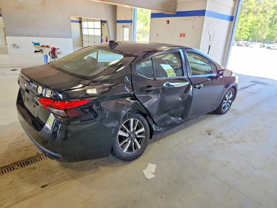 2021 NISSAN VERSA SV  