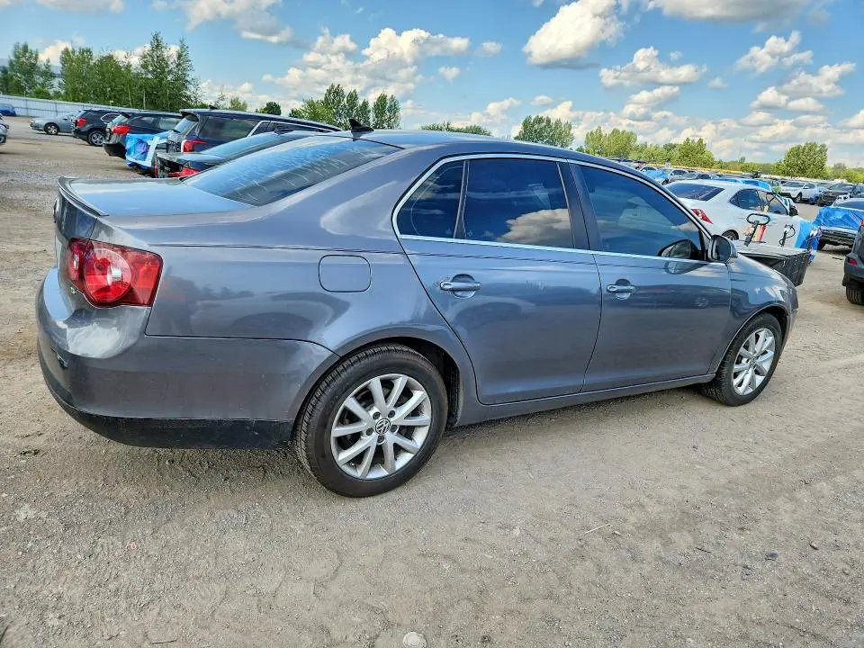 2010 VOLKSWAGEN JETTA SE  