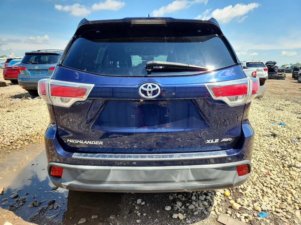 2016 TOYOTA HIGHLANDER XLE  