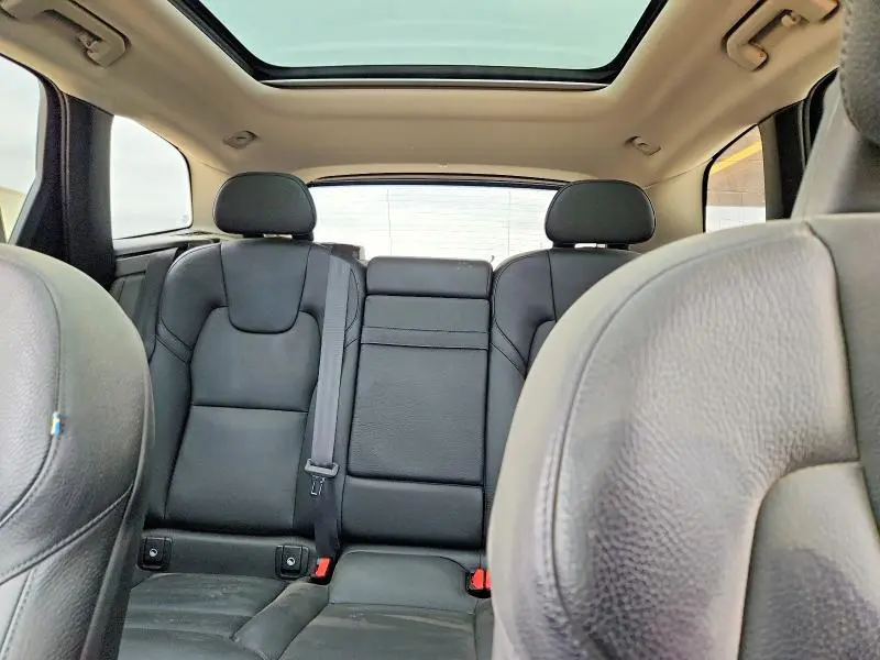 2018 VOLVO XC60 T5 MOMENTUM  