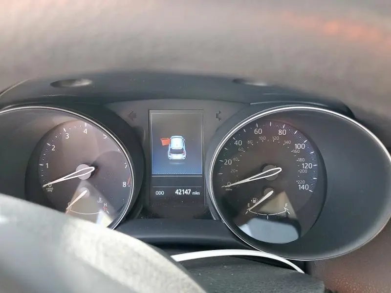 2021 TOYOTA C-HR XLE  
