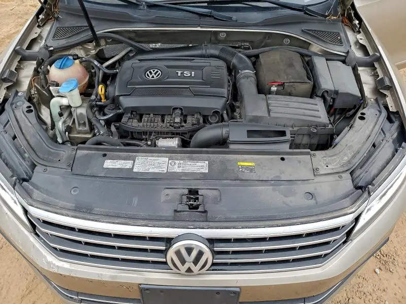 2016 VOLKSWAGEN PASSAT SE  