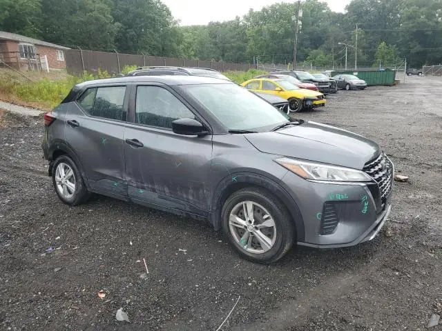 2022 NISSAN KICKS S  