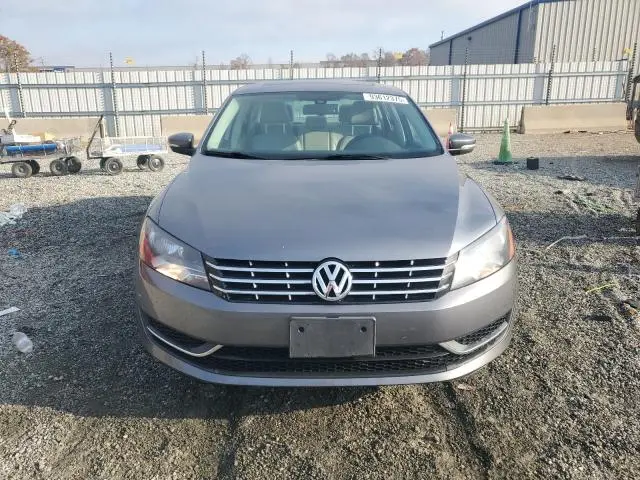 2013 VOLKSWAGEN PASSAT SE  