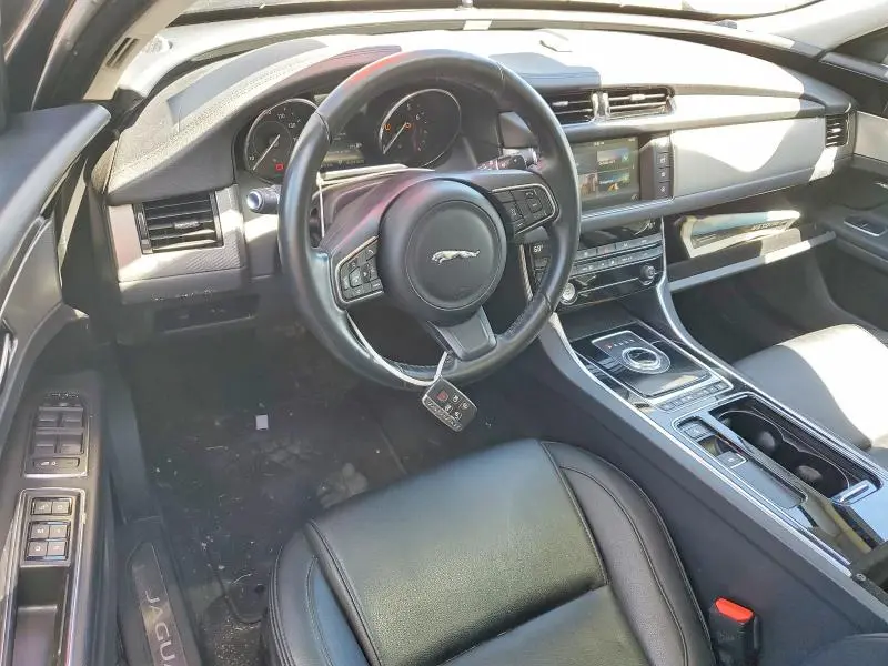 2017 JAGUAR XF PREMIUM  