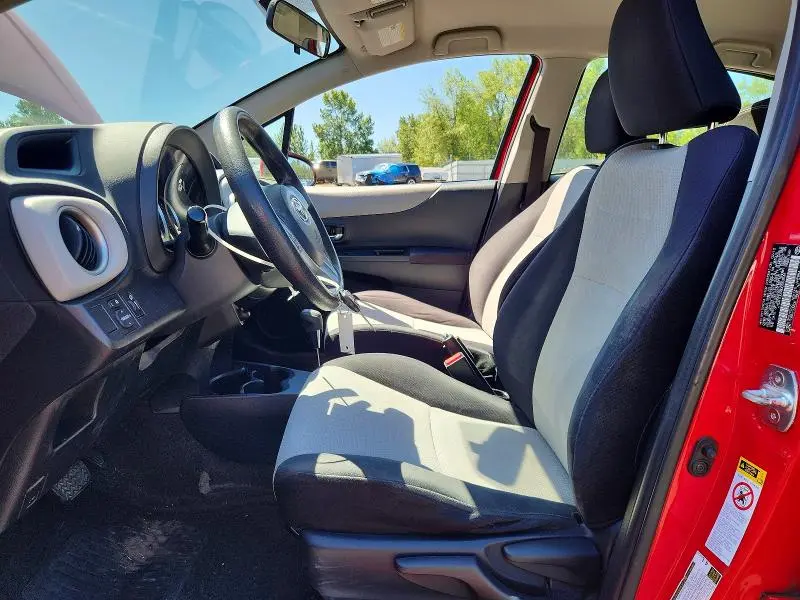 2013 TOYOTA YARIS 5-DOOR LE  