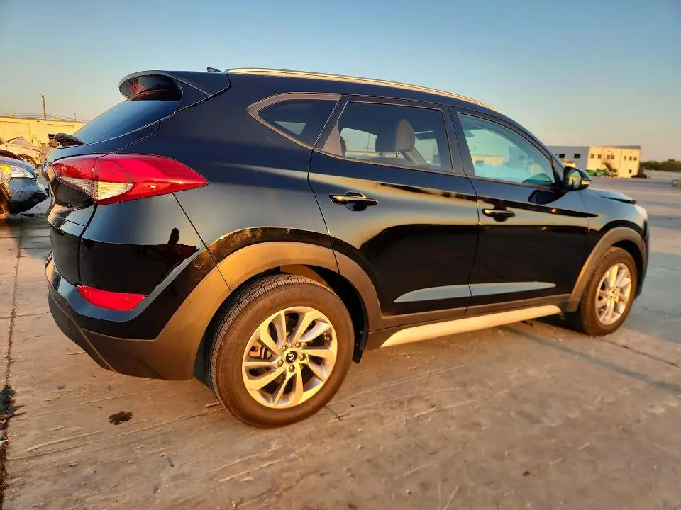 2017 HYUNDAI TUCSON SE PLUS  