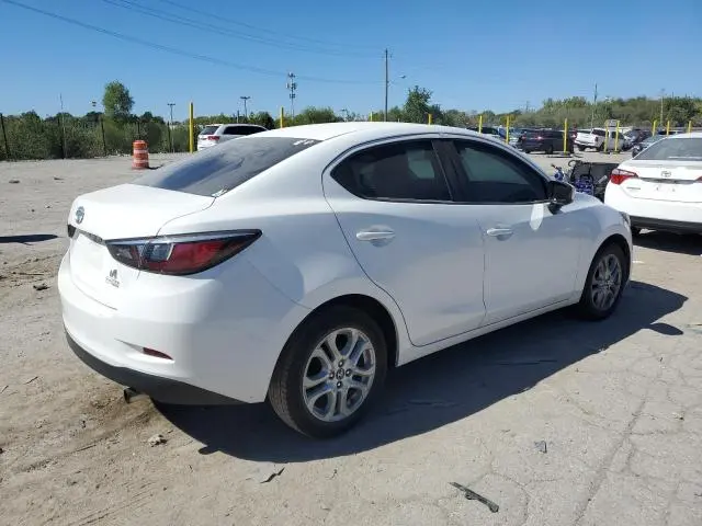 2017 TOYOTA YARIS IA   