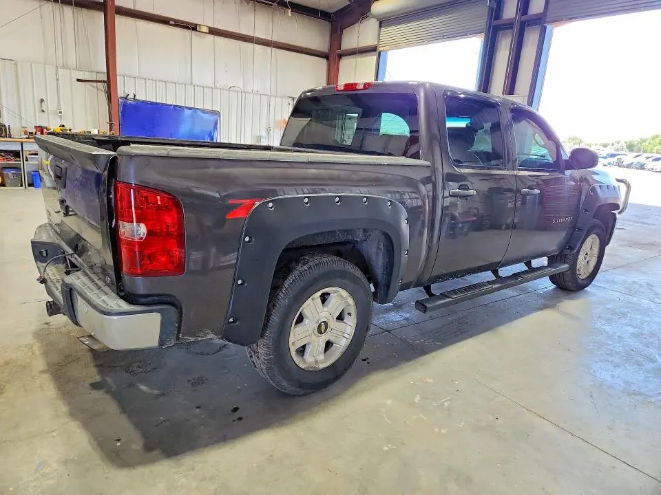 2011 CHEVROLET SILVERADO K1500 LT  