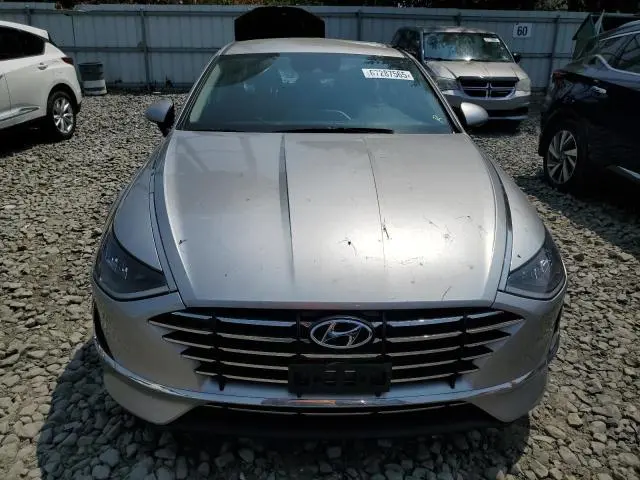 2022 HYUNDAI SONATA SE  