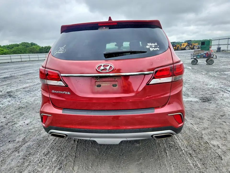 2018 HYUNDAI SANTA FE SE  