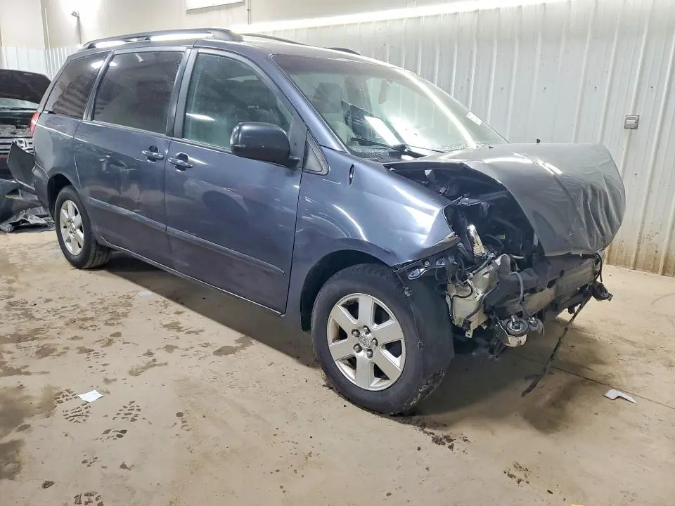2010 TOYOTA SIENNA LE 7-PASSENGER  