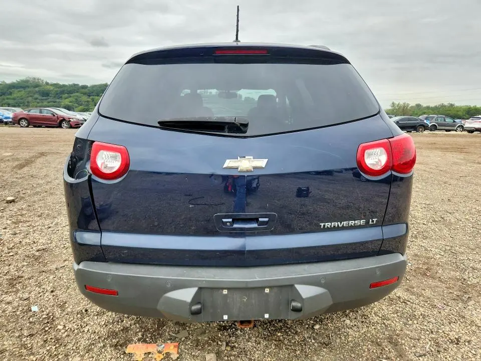 2010 CHEVROLET TRAVERSE LT  