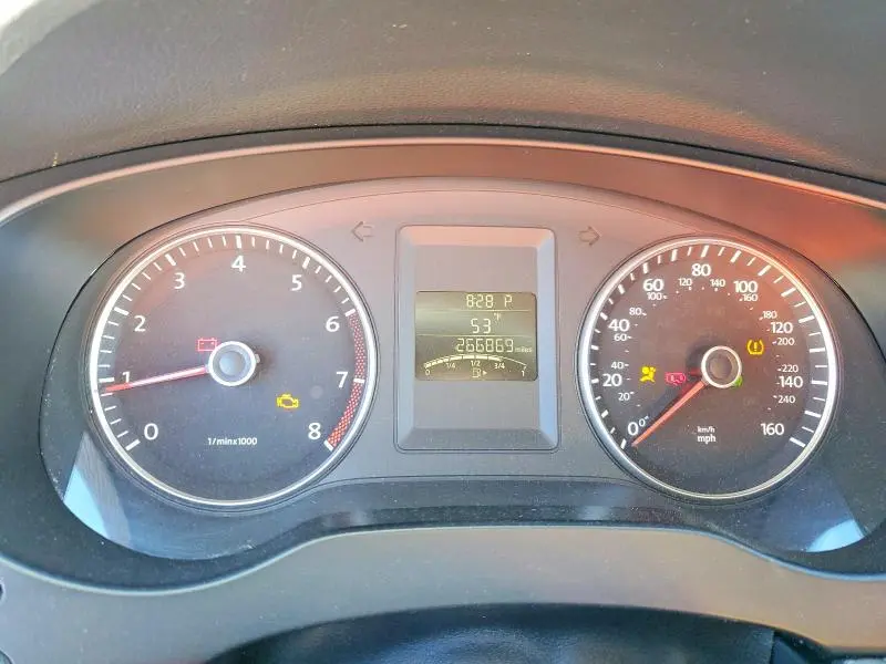 2013 VOLKSWAGEN JETTA SE  