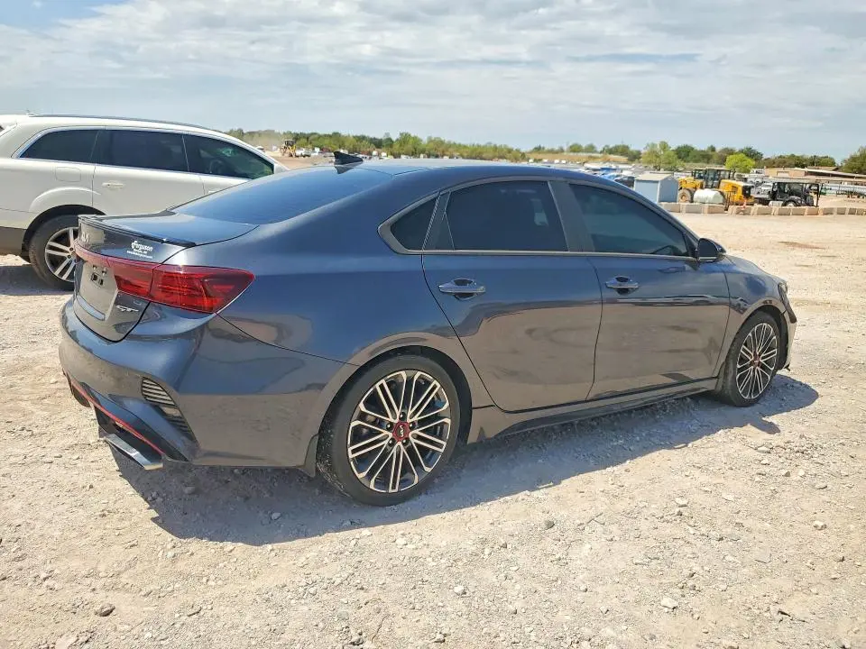 2023 KIA FORTE GT  