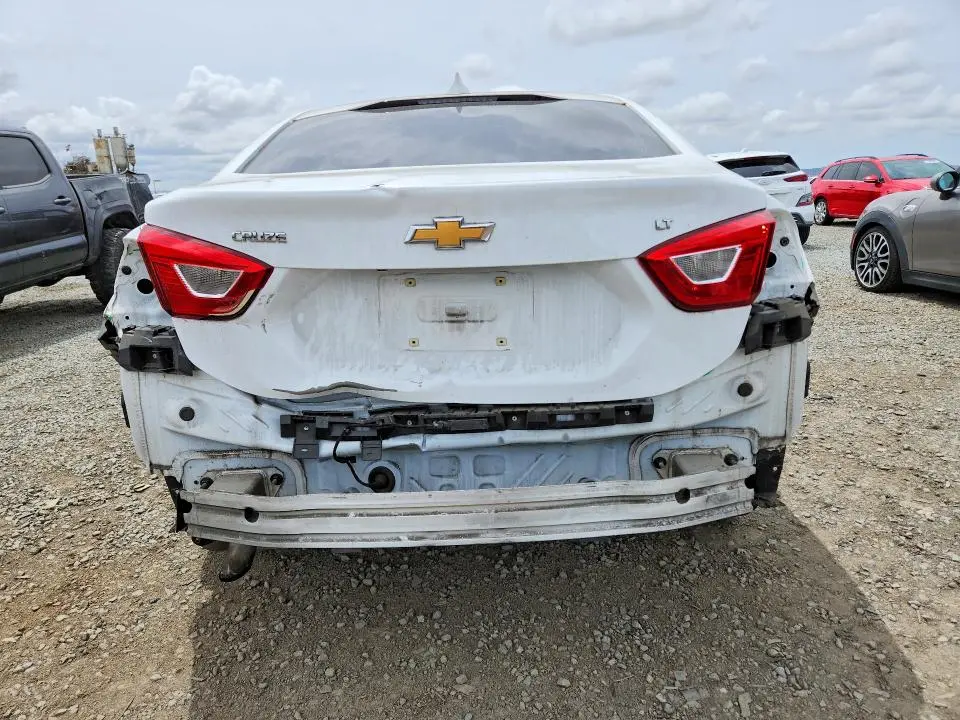 2018 CHEVROLET CRUZE LT  